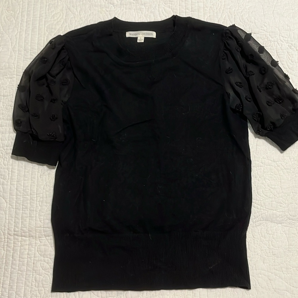 Adorable puff sleeve knit top